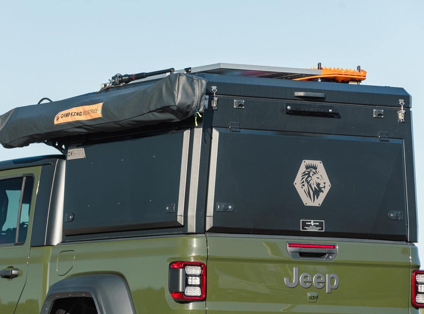 Camp King Outback Camper Jeep Gladiator